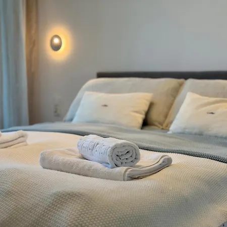 4 Summer Creamy White Blue Parking Podziemny W Cenie Apartment *